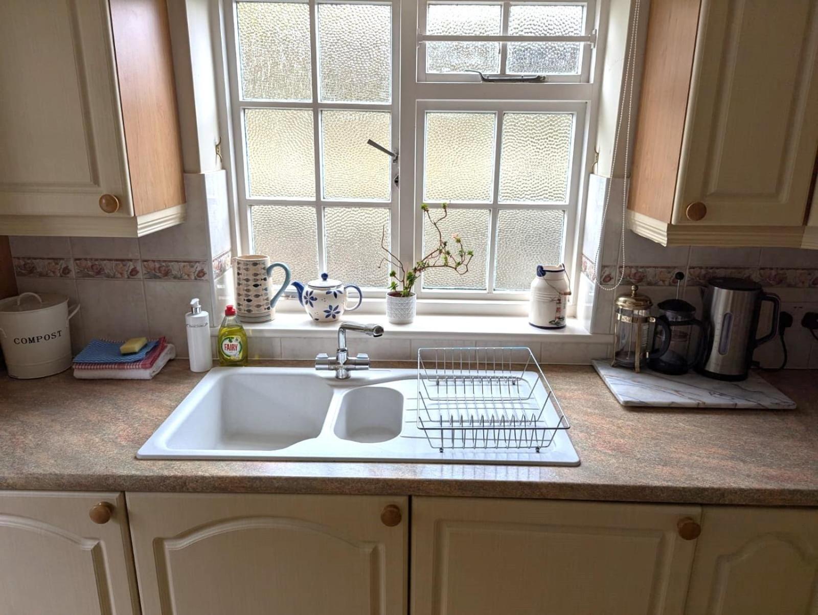 Georgian 2 Bedroom In With Free Parking - Apartment *