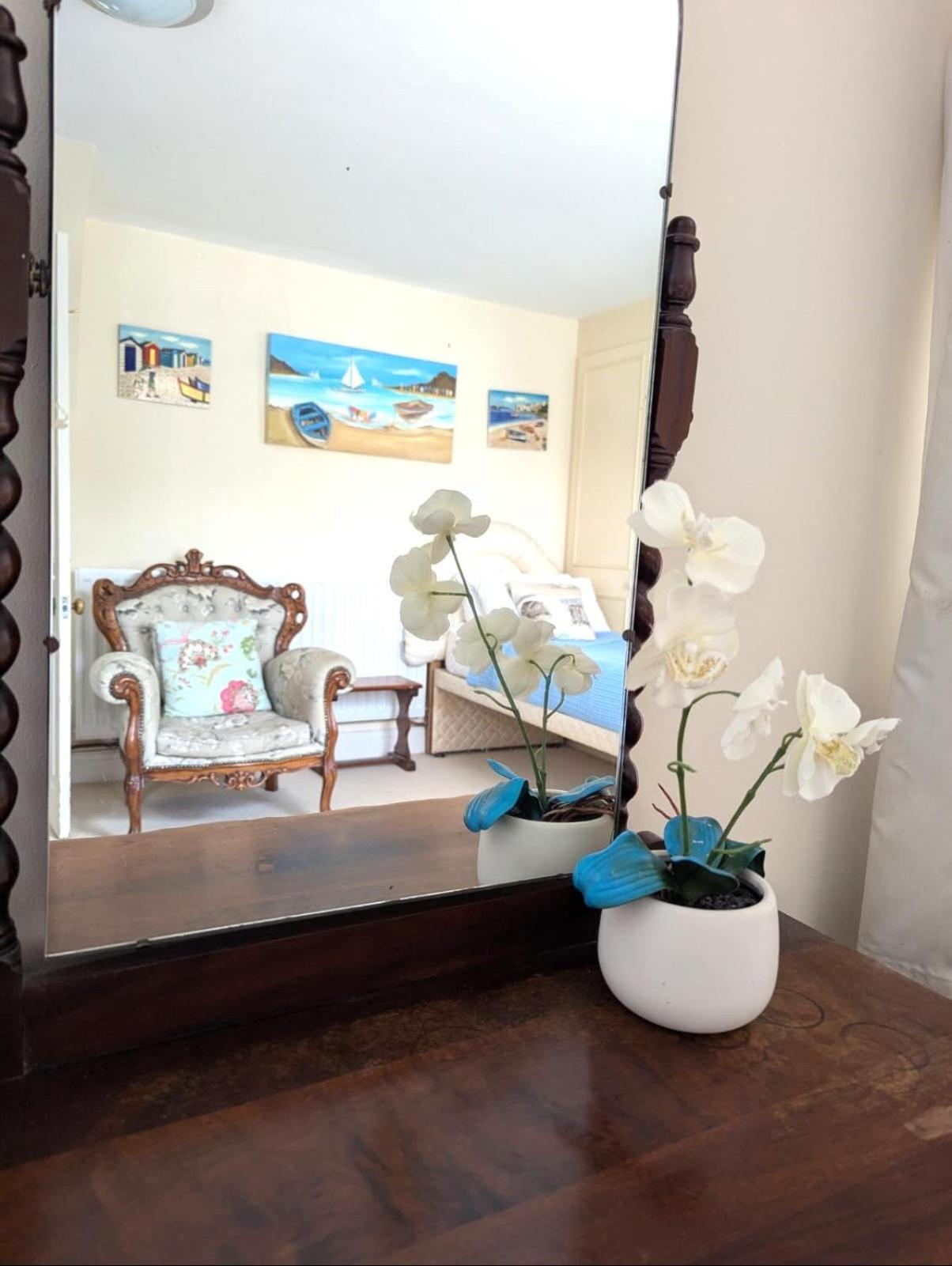 Georgian 2 Bedroom In With Free Parking -