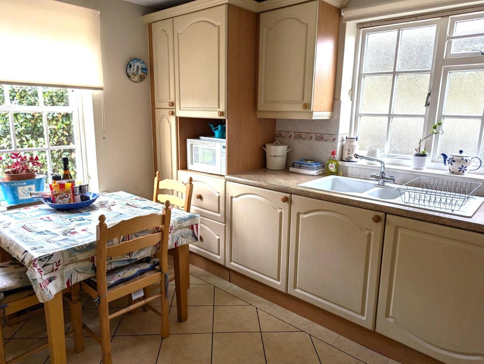 Apartment Georgian 2 Bedroom In With Free Parking - *
