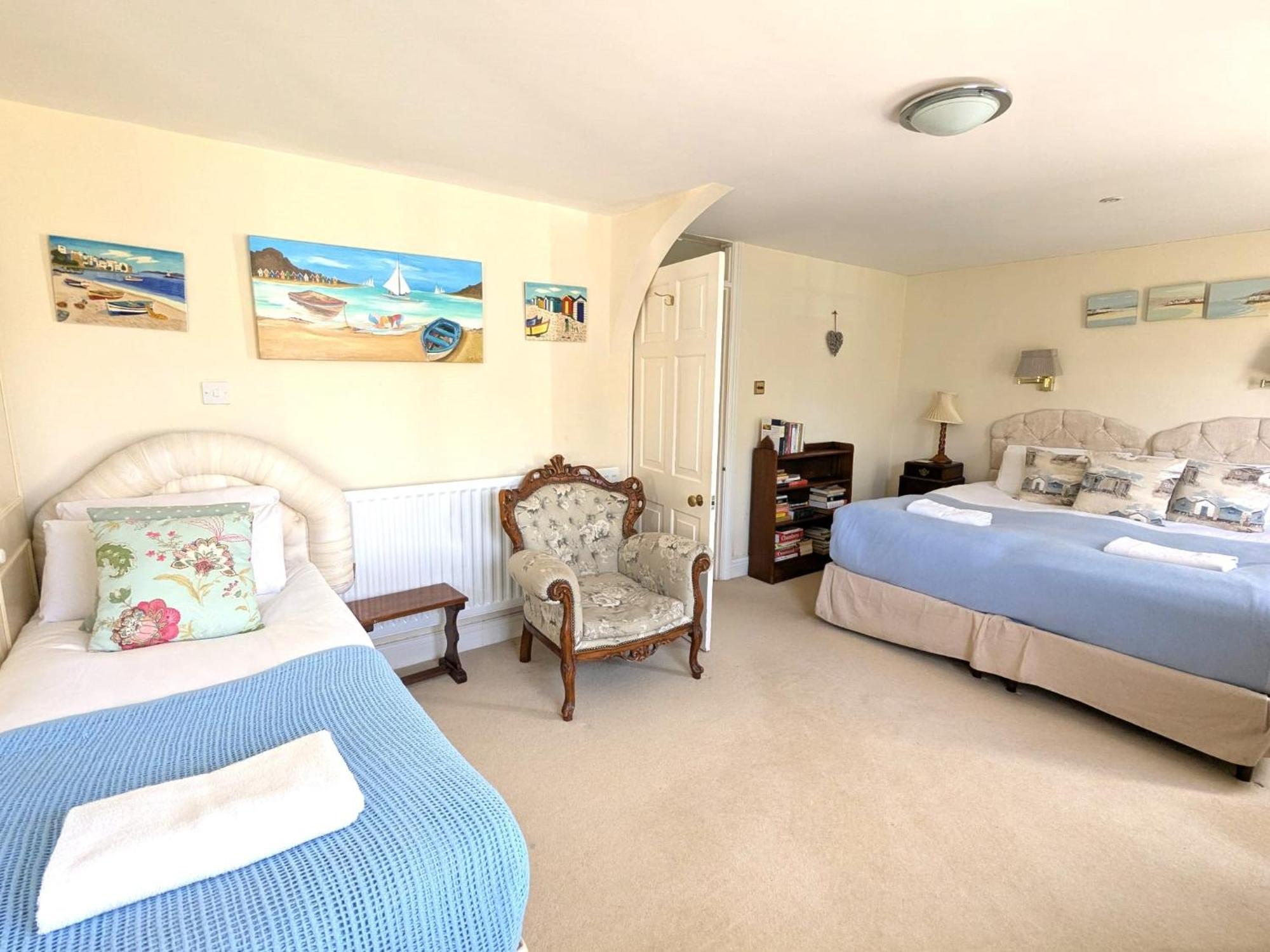 Georgian 2 Bedroom In With Free Parking - Chichester